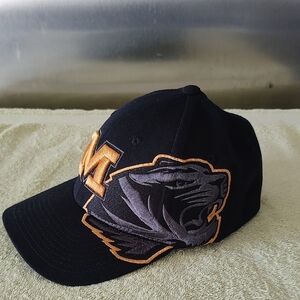 Zephyr Black Cap with Gray Accents